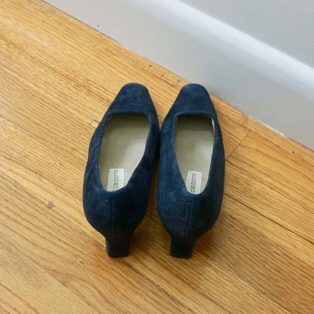 💜 VINTAGE LIZ CLAIBORNE Navy Suede Heels (6.5M) - Picture 5 of 9